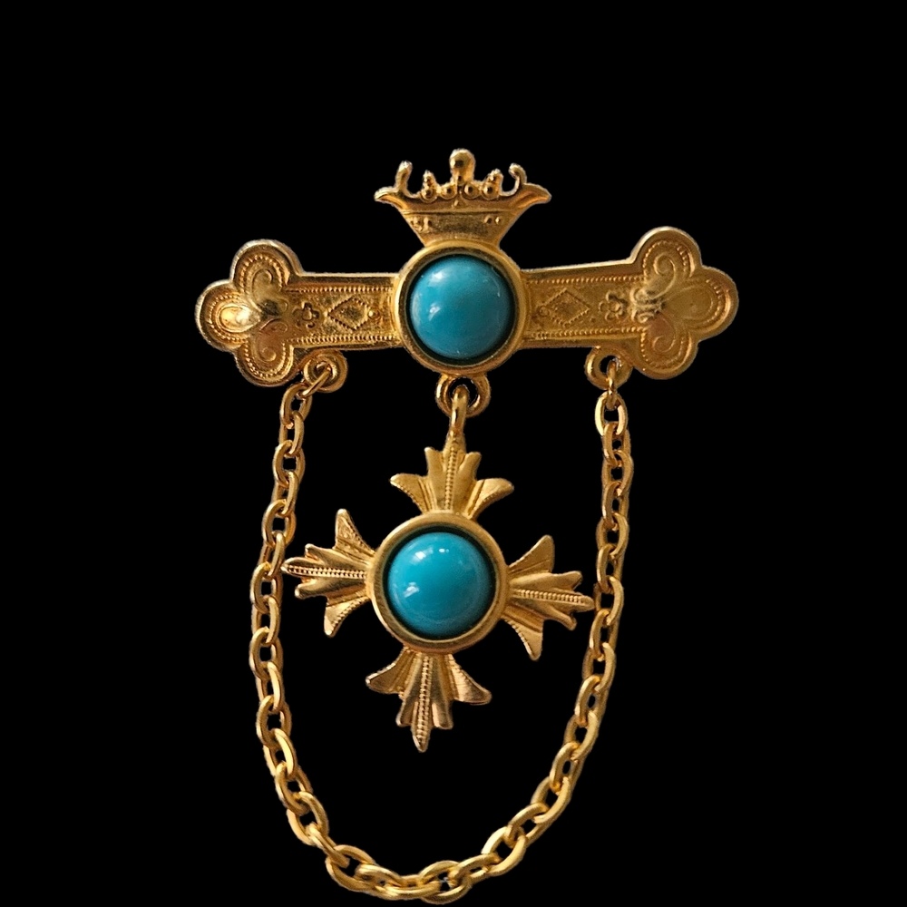 Gold and Blue Brooch with Ornate Chains. (A14)